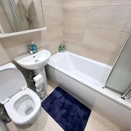 Two Bedroom Flat With Private Patio In Battersea London Exterior photo